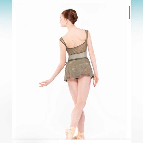 Eleve Dancewear Leotard - Picture 7 of 7